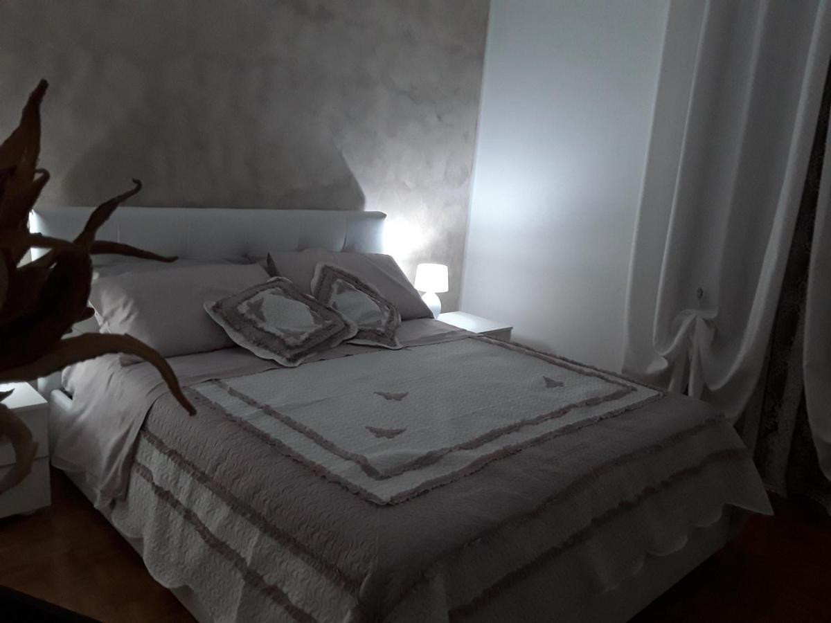 B&B La Rosa Gialla มาราเนลโล ภายนอก รูปภาพ